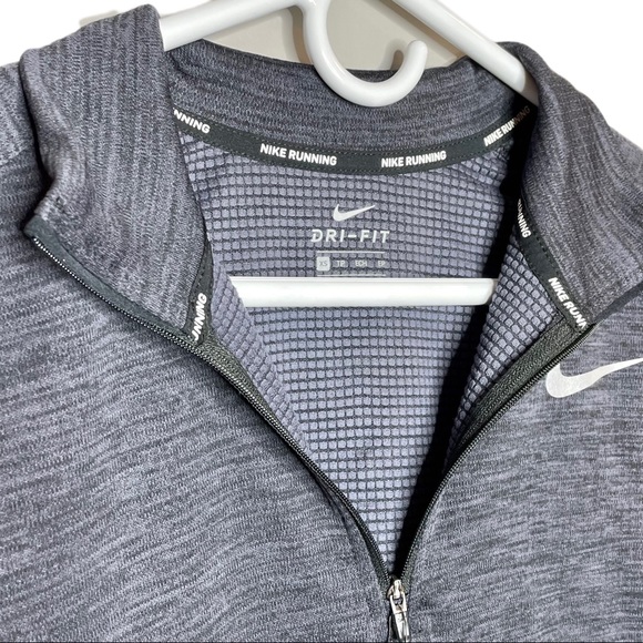 Nike Dri-Fit Long Sleeve Half Zip Sweatshirt - Picture 4 of 5